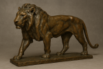 Sculpture en bronze d’un lion majestueux, style Rembrandt Bugatti